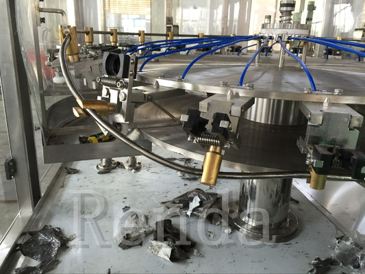 CGFD12-12-6 ขวดแก้วอัตโนมัติเบียร์เครื่องบรรจุปิดผนึก CE 800-2000 บรรจุ
