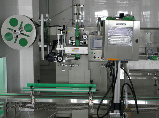ไฟฟ้า 6kw เครื่องติดฉลากสติกเกอร์เชิงเส้นร้อนละลาย Opp เครื่องติดฉลาก